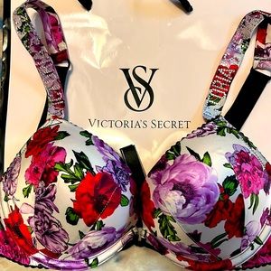 Victoria’s Secret shine strap bombshell push up bra. Brand new, never wore!